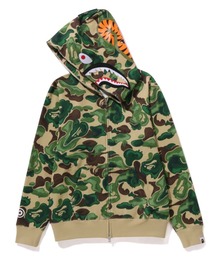 A BATHING APE（アベイシングエイプ）の「BAPE ART CAMO SHARK