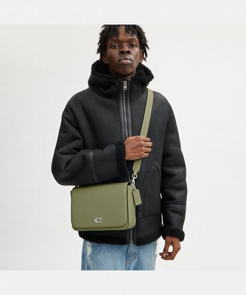 COACH（コーチ）の「メッセンジャー バッグ・シグネチャー キャンバス