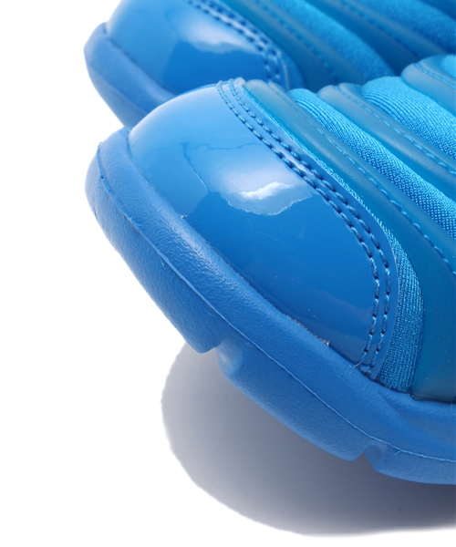 SHIPS（シップス）の「NIKE:DYNAMO FREE TD（スニーカー・キッズ・グレー/ブルー/ピンク・14/15 /16/12/13）」の7枚目の写真