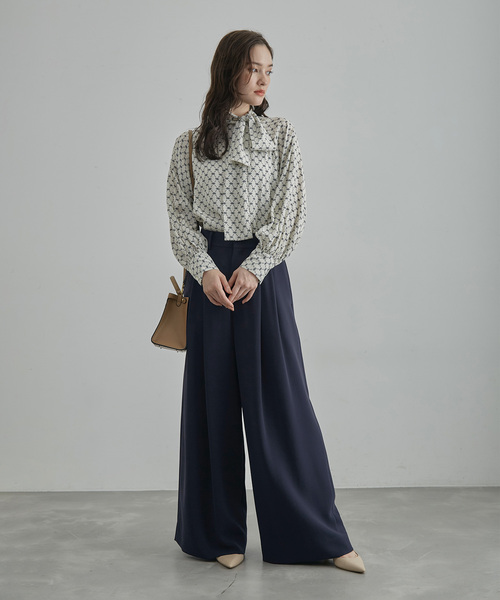 ROPE'（ロペ）の「【一部店舗限定】ダブルクロス2タックワイドパンツ（その他パンツ・レディース・オフホワイト/ネイビー・38）」の5枚目の写真