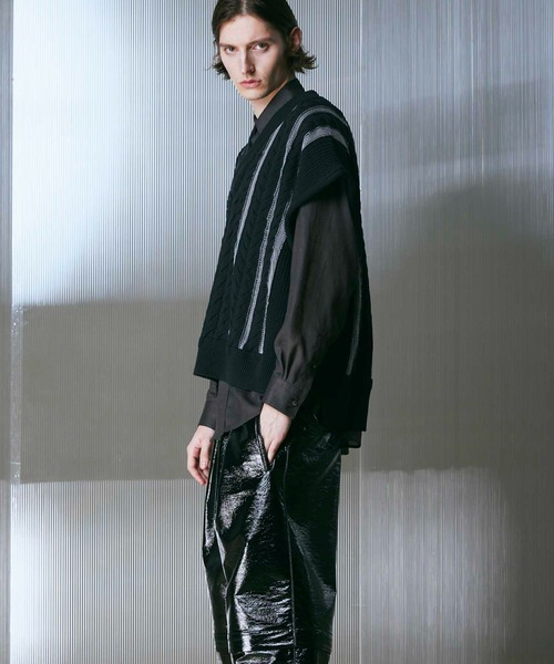 MAISON SPECIAL(メゾンスペシャル)の「《UNISEX》Cable Knitting Sheer Intarsia Prime-Over V-Neck Knit Vest/ケーブルシアーインターシャプライムオーバーVネックニットベスト【MAISON SPECIAL/メゾンスペシャル】(ベスト・メンズ・レッド/ブラック・2/1)」の9枚目の写真