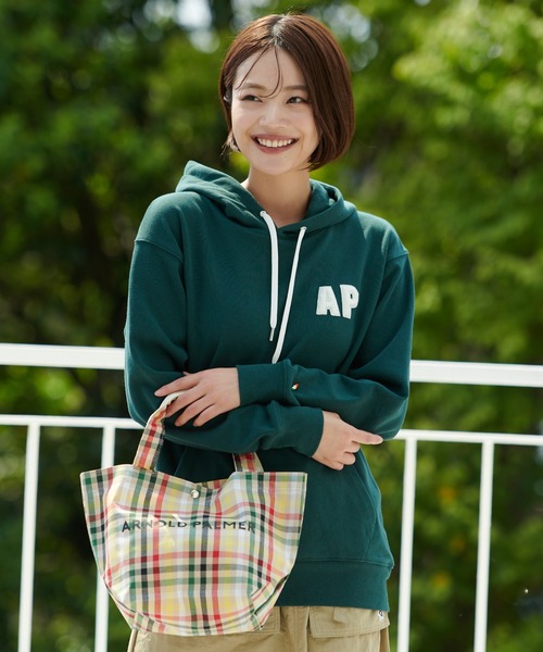 Arnold Palmer（アーノルドパーマー）の「シェア ランチトート（トートバッグ・レディース・ベージュ/ネイビー/ブラック/アイボリー/インディゴブルー/グレイッシュベージュ/ライトブルー/カーキ・F）」の3枚目の写真