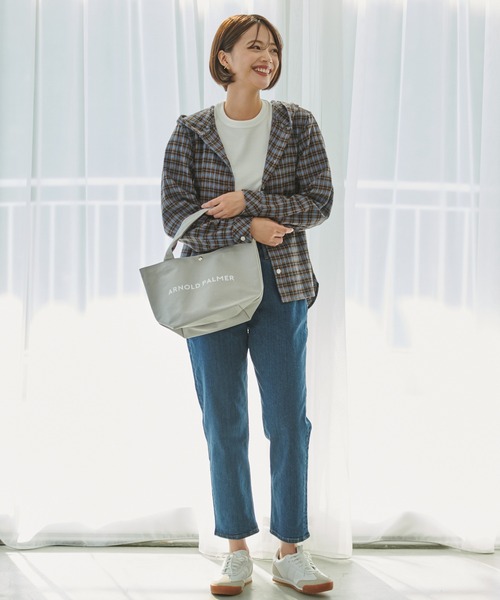 Arnold Palmer（アーノルドパーマー）の「シェア ランチトート（トートバッグ・レディース・ベージュ/ネイビー/ブラック/アイボリー/インディゴブルー/グレイッシュベージュ/ライトブルー/カーキ・F）」の9枚目の写真