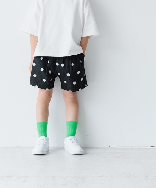 LOWRYS FARM(ローリーズファーム)の「コットンタックショートパンツ 100816(その他パンツ・キッズ・ブラック/グレー系その他/ブラック系その他/ベージュ系その他・110cm/120cm/130cm/140cm/150cm)」の2枚目の写真