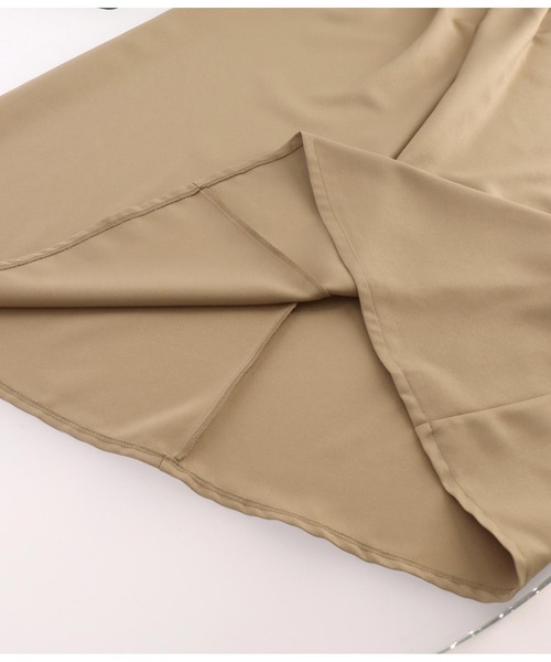 Settimissimo（セッティミッシモ）の「ディープVネック タックデザイン ロングワンピース（ワンピース・レディース・モカ/ブラック・M）」の5枚目の写真