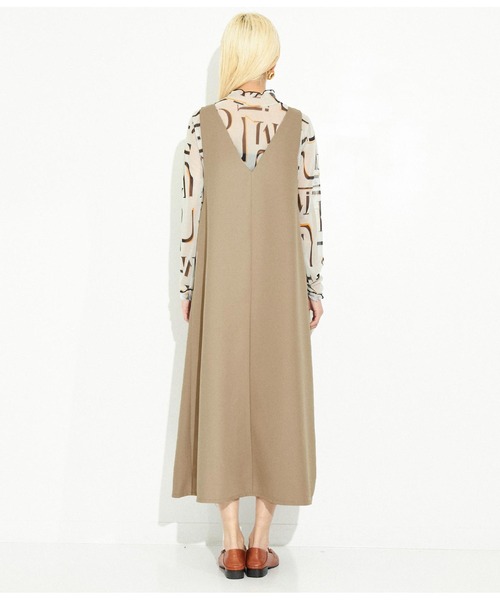 Settimissimo（セッティミッシモ）の「ディープVネック タックデザイン ロングワンピース（ワンピース・レディース・モカ/ブラック・M）」の11枚目の写真