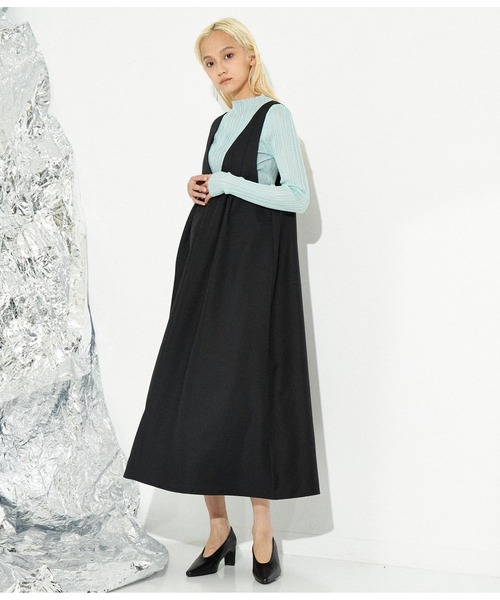 Settimissimo（セッティミッシモ）の「ディープVネック タックデザイン ロングワンピース（ワンピース・レディース・モカ/ブラック・M）」の12枚目の写真