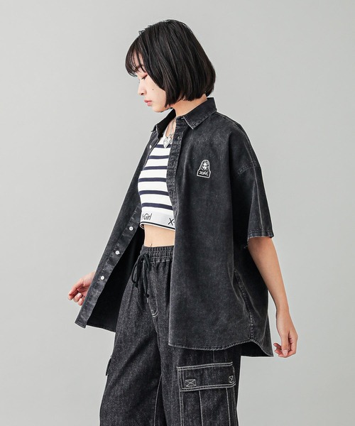 X-girl(エックスガール)の「FACE PIGMENT DYED S/S SHIRT(シャツ/ブラウス・レディース・ブラック/オリーブ/レッド・S/M)」の6枚目の写真