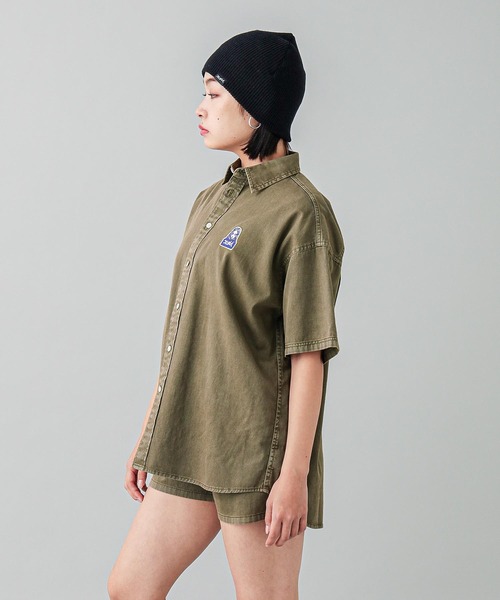 X-girl(エックスガール)の「FACE PIGMENT DYED S/S SHIRT(シャツ/ブラウス・レディース・ブラック/オリーブ/レッド・S/M)」の12枚目の写真