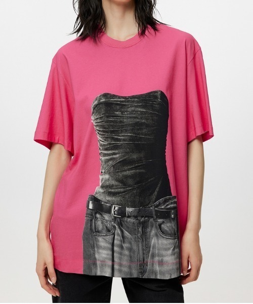 JNBY(ジェーエヌビーワイ)の「Eye-catching Printed Loose-fit Cotton T-shirt(Tシャツ/カットソー・レディース・ブラック系その他/ブルー系その他4/ピンク系その他5・38/36)」の19枚目の写真