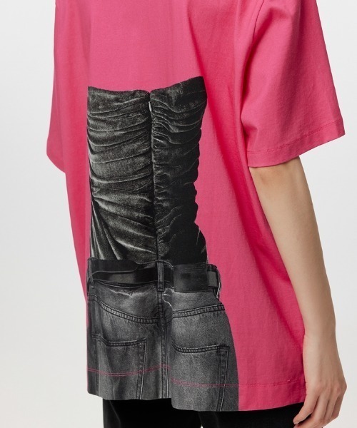 JNBY(ジェーエヌビーワイ)の「Eye-catching Printed Loose-fit Cotton T-shirt(Tシャツ/カットソー・レディース・ブラック系その他/ブルー系その他4/ピンク系その他5・38/36)」の20枚目の写真