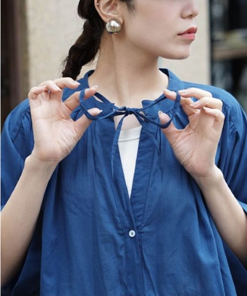 zootie（ズーティー）の「Vネックリボン コットンボイルシャツワンピース（シャツワンピース・レディース・ブラック/ブルー/レッド/マスタード/ベージュ・フリー）」の10枚目の写真