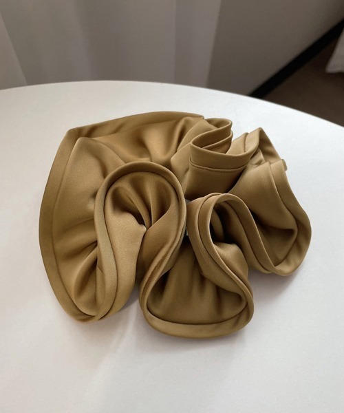 Miniministore（ミニミニストア）の「シュシュ大きめ 大人 ボリュームヘアゴム（シュシュ・レディース・アイボリー/キャメル/ブラウン/ダークブラウン/ダークグレー/ブラック/ベージュ/グレー・FREE）」の8枚目の写真
