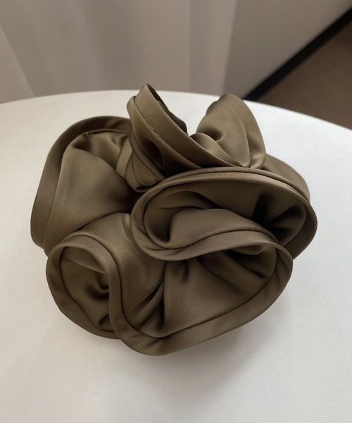 Miniministore（ミニミニストア）の「シュシュ大きめ 大人 ボリュームヘアゴム（シュシュ・レディース・アイボリー/キャメル/ブラウン/ダークブラウン/ダークグレー/ブラック/ベージュ/グレー・FREE）」の6枚目の写真