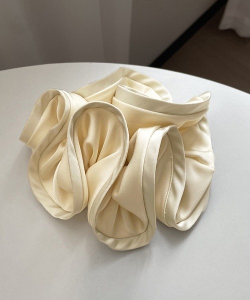 Miniministore（ミニミニストア）の「シュシュ大きめ 大人 ボリュームヘアゴム（シュシュ・レディース・アイボリー/キャメル/ブラウン/ダークブラウン/ダークグレー/ブラック/ベージュ/グレー・FREE）」の2枚目の写真