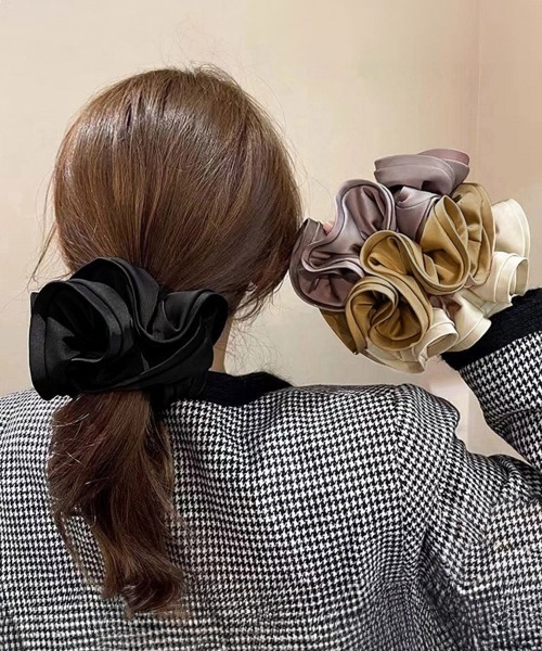 Miniministore（ミニミニストア）の「シュシュ大きめ 大人 ボリュームヘアゴム（シュシュ・レディース・アイボリー/キャメル/ブラウン/ダークブラウン/ダークグレー/ブラック/ベージュ/グレー・FREE）」の9枚目の写真