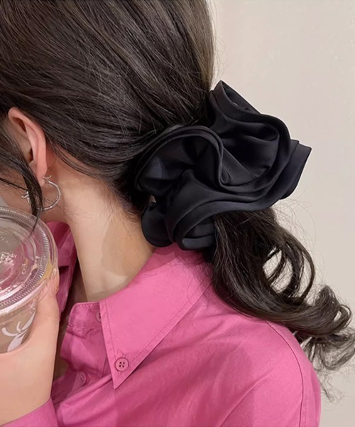 Miniministore（ミニミニストア）の「シュシュ大きめ 大人 ボリュームヘアゴム（シュシュ・レディース・アイボリー/キャメル/ブラウン/ダークブラウン/ダークグレー/ブラック/ベージュ/グレー・FREE）」の11枚目の写真