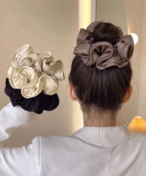 Miniministore（ミニミニストア）の「シュシュ大きめ 大人 ボリュームヘアゴム（シュシュ・レディース・アイボリー/キャメル/ブラウン/ダークブラウン/ダークグレー/ブラック/ベージュ/グレー・FREE）」の16枚目の写真