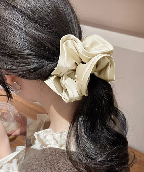 Miniministore（ミニミニストア）の「シュシュ大きめ 大人 ボリュームヘアゴム（シュシュ・レディース・アイボリー/キャメル/ブラウン/ダークブラウン/ダークグレー/ブラック/ベージュ/グレー・FREE）」の19枚目の写真