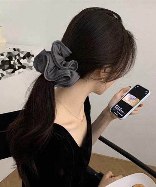 Miniministore（ミニミニストア）の「シュシュ大きめ 大人 ボリュームヘアゴム（シュシュ・レディース・アイボリー/キャメル/ブラウン/ダークブラウン/ダークグレー/ブラック/ベージュ/グレー・FREE）」の20枚目の写真