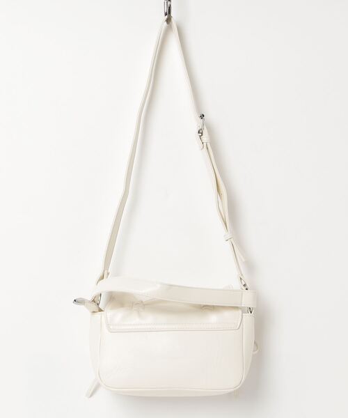 HIKA(ヒカ)の「【HIKA】リボンギャザーフェイクレザーショルダーBAG(ショルダーバッグ・レディース・ブラック/ホワイト・FREE)」の5枚目の写真