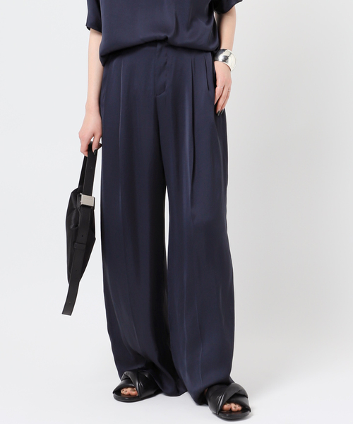 EVERYDAY I LIKE.（エヴリディアイライク）の「ライトサテンワイドパンツ（スラックス・レディース・ネイビー/ブラウン/ブラック・36/34/40/38）」の3枚目の写真