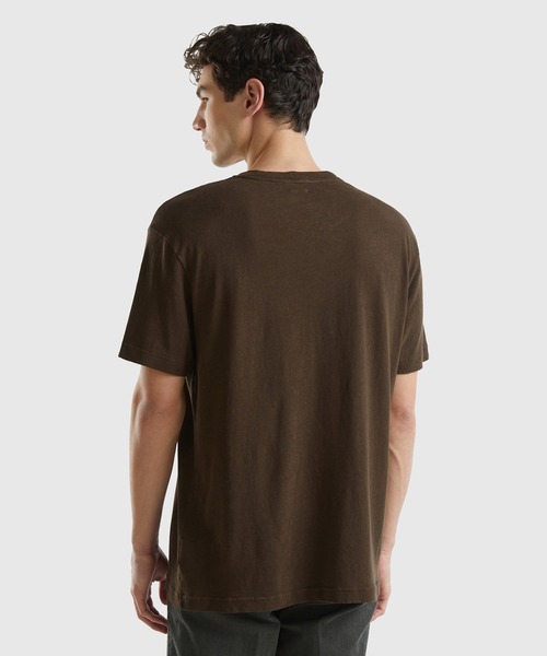 BENETTON (UNITED COLORS OF BENETTON)(ベネトンユナイテッドカラーズオブベネトン)の「リネンクルーネックフロントプリント半袖Tシャツ・カットソー(Tシャツ/カットソー・メンズ・ブラウン/ネイビー/ライトベージュ・SMALL/MEDIUM/LARGE)」の5枚目の写真