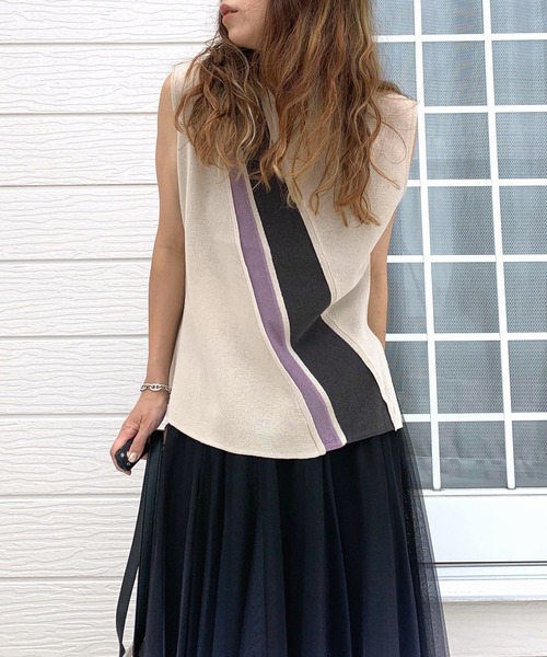 Q（キュー）の「シアーラインニット（ニット/セーター・レディース・ネイビー/グレイッシュベージュ・MEDIUM）」の2枚目の写真