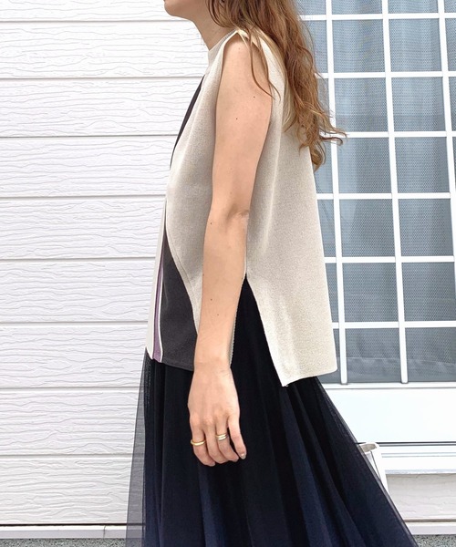 Q（キュー）の「シアーラインニット（ニット/セーター・レディース・ネイビー/グレイッシュベージュ・MEDIUM）」の13枚目の写真