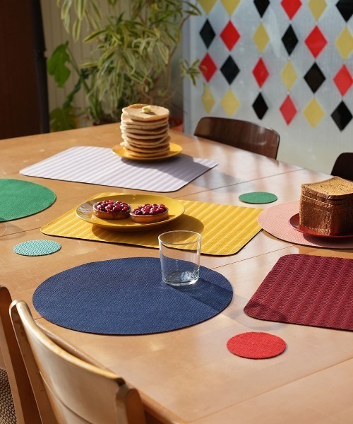 DULTON（ダルトン）の「S/2 COASTER ROUND/ コースター ラウンド 2pcs セット（ランチョンマット/テーブルウェア・メンズ・イエロー×グリーン/グリーン×ピンク/ネイビー・FREE）」の5枚目の写真