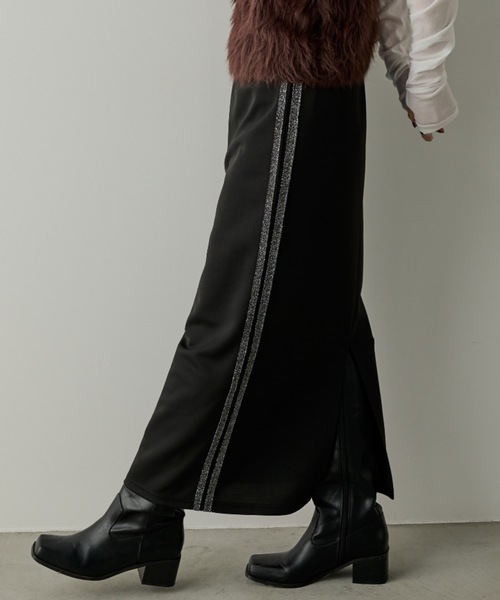 Shelly island(シェリーアイランド)の「ラメラインスカート(スカート・レディース・チャコールグレー/ブラック・FREE)」の2枚目の写真