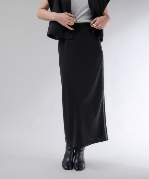 Shelly island(シェリーアイランド)の「ラメラインスカート(スカート・レディース・チャコールグレー/ブラック・FREE)」の9枚目の写真