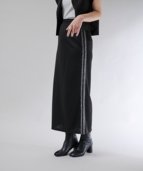 Shelly island(シェリーアイランド)の「ラメラインスカート(スカート・レディース・チャコールグレー/ブラック・FREE)」の8枚目の写真