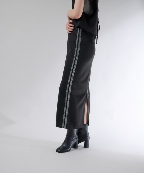 Shelly island(シェリーアイランド)の「ラメラインスカート(スカート・レディース・チャコールグレー/ブラック・FREE)」の7枚目の写真