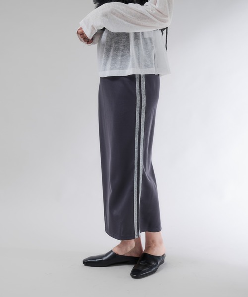 Shelly island(シェリーアイランド)の「ラメラインスカート(スカート・レディース・チャコールグレー/ブラック・FREE)」の15枚目の写真