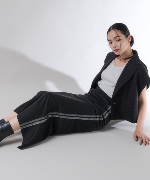 Shelly island(シェリーアイランド)の「ラメラインスカート(スカート・レディース・チャコールグレー/ブラック・FREE)」の5枚目の写真