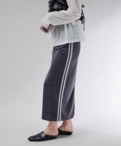 Shelly island(シェリーアイランド)の「ラメラインスカート(スカート・レディース・チャコールグレー/ブラック・FREE)」の14枚目の写真