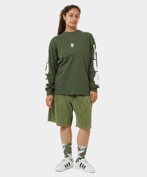 HUF（ハフ）の「MEGABLAST STRETCH LS TEE  / HUF ハフ ヘビーウェイト ロングスリーブTシャツ ロンT（Tシャツ/カットソー・メンズ・アッシュグレー/グリーン系その他/ブラック/ホワイト・XX-LARGE/X-LARGE/LARGE/MEDIUM/SMALL/X-SMALL）」の6枚目の写真
