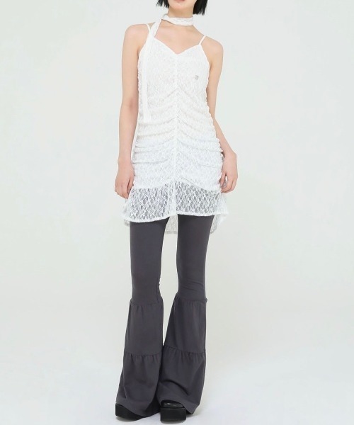 UGLY SHADOW（アグリーシャドウ）の「韓国ブランド Uglyshadow アグリーシャドウ TIE SHIRRING LACE DRESS タイ付きワンピース シャーリングワンピース キャミワンピ キャミソールワンピース レースワンピース 袖なしワンピース ノースリーブ スリーブレス 韓国ファッション 韓国ストリート ストリートファッション（ワンピース・レディース・ホワイト/ブラック・S）」の5枚目の写真