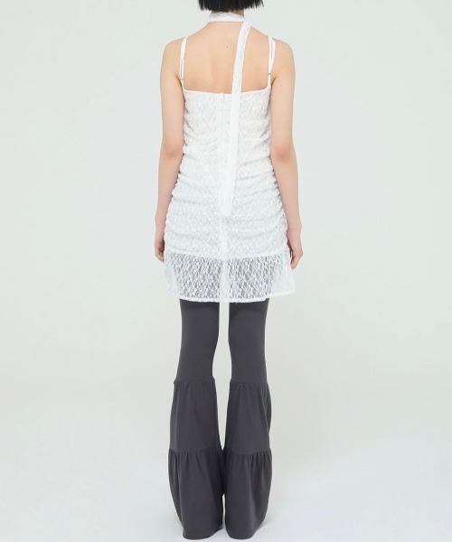 UGLY SHADOW（アグリーシャドウ）の「韓国ブランド Uglyshadow アグリーシャドウ TIE SHIRRING LACE DRESS タイ付きワンピース シャーリングワンピース キャミワンピ キャミソールワンピース レースワンピース 袖なしワンピース ノースリーブ スリーブレス 韓国ファッション 韓国ストリート ストリートファッション（ワンピース・レディース・ホワイト/ブラック・S）」の8枚目の写真