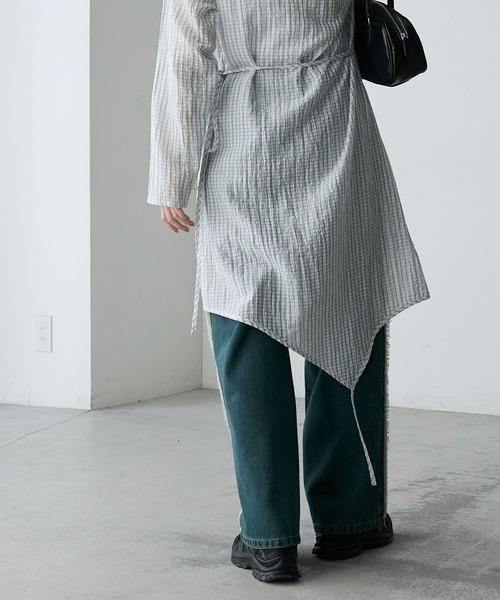 forksy.(フォルクシー)の「【forksy.】アシンメトリーシャーリングラップワンピース(ワンピース・レディース・オフホワイト/ブルー/ブラック・FREE)」の16枚目の写真