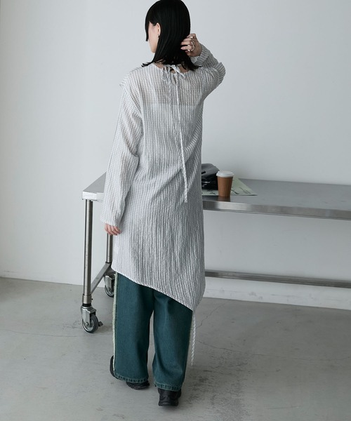 forksy.(フォルクシー)の「【forksy.】アシンメトリーシャーリングラップワンピース(ワンピース・レディース・オフホワイト/ブルー/ブラック・FREE)」の20枚目の写真