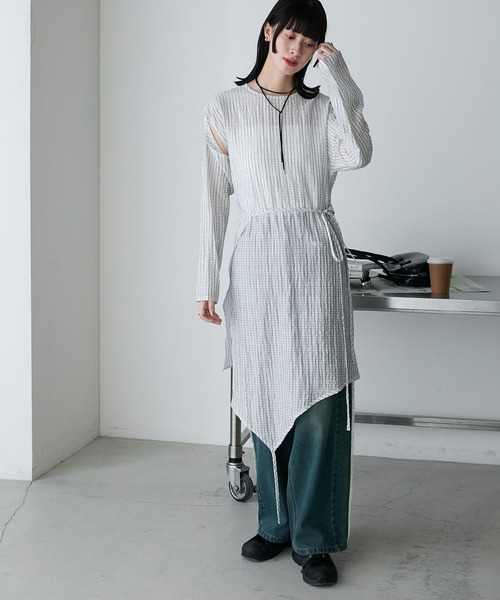 forksy.(フォルクシー)の「【forksy.】アシンメトリーシャーリングラップワンピース(ワンピース・レディース・オフホワイト/ブルー/ブラック・FREE)」の21枚目の写真