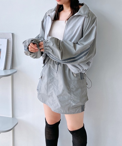 AS KNOW AS plus（アズノゥアズプラス）の「◇ダブルポケット付き ナイロン サイドラインカーゴミニスカート　セットアップ可能（スカート・レディース・ネイビー/グレー/ブラック・FREE）」の11枚目の写真