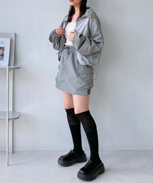 AS KNOW AS plus（アズノゥアズプラス）の「◇ダブルポケット付き ナイロン サイドラインカーゴミニスカート　セットアップ可能（スカート・レディース・ネイビー/グレー/ブラック・FREE）」の15枚目の写真