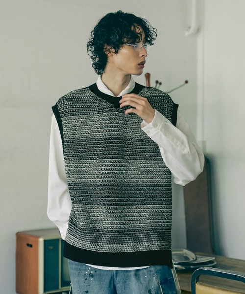 Bleme（ブレム）の「透かし編み メランジ ボーダー ルーズ メッシュ ニットベスト（ベスト・メンズ・ブラック系/グリーン系・L/M/S/XL）」の5枚目の写真