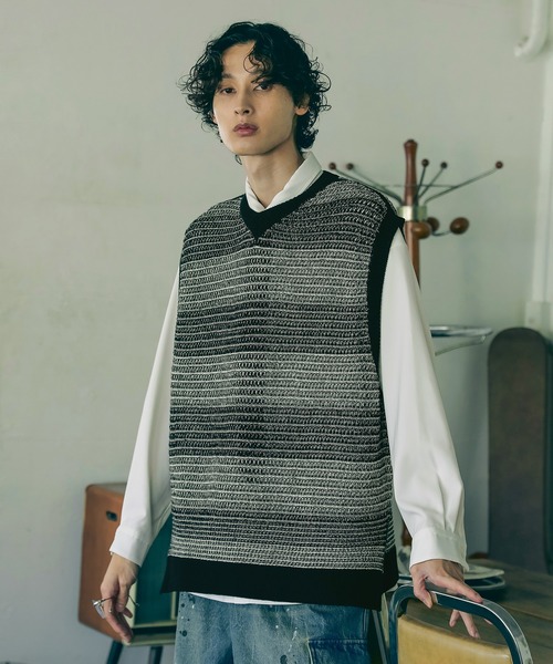 Bleme（ブレム）の「透かし編み メランジ ボーダー ルーズ メッシュ ニットベスト（ベスト・メンズ・ブラック系/グリーン系・L/M/S/XL）」の8枚目の写真