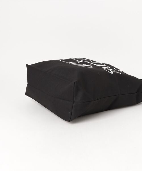 MAISON CLUB(メゾンクラブ)の「【MAISON CLUB】Sunday Strolling Club / プリントロゴ キャンバストートバック A4収納可能(トートバッグ・メンズ・アイボリー/ブラック・FREE)」の4枚目の写真