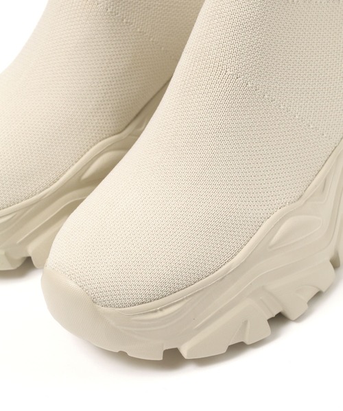 LAKOLE(ラコレ)の「ニットスニーカーソールブーツ / 140064(ブーツ・レディース・アイボリー/ブラック・MEDIUM/LARGE)」の11枚目の写真