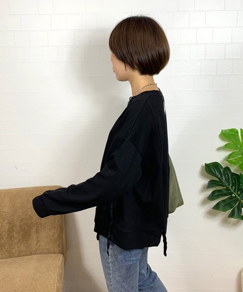 CRB(シーアールビー)の「ジップ付ポケットトップス(Tシャツ/カットソー・レディース・ブラック/カーキ/チャコールグレー・F)」の6枚目の写真